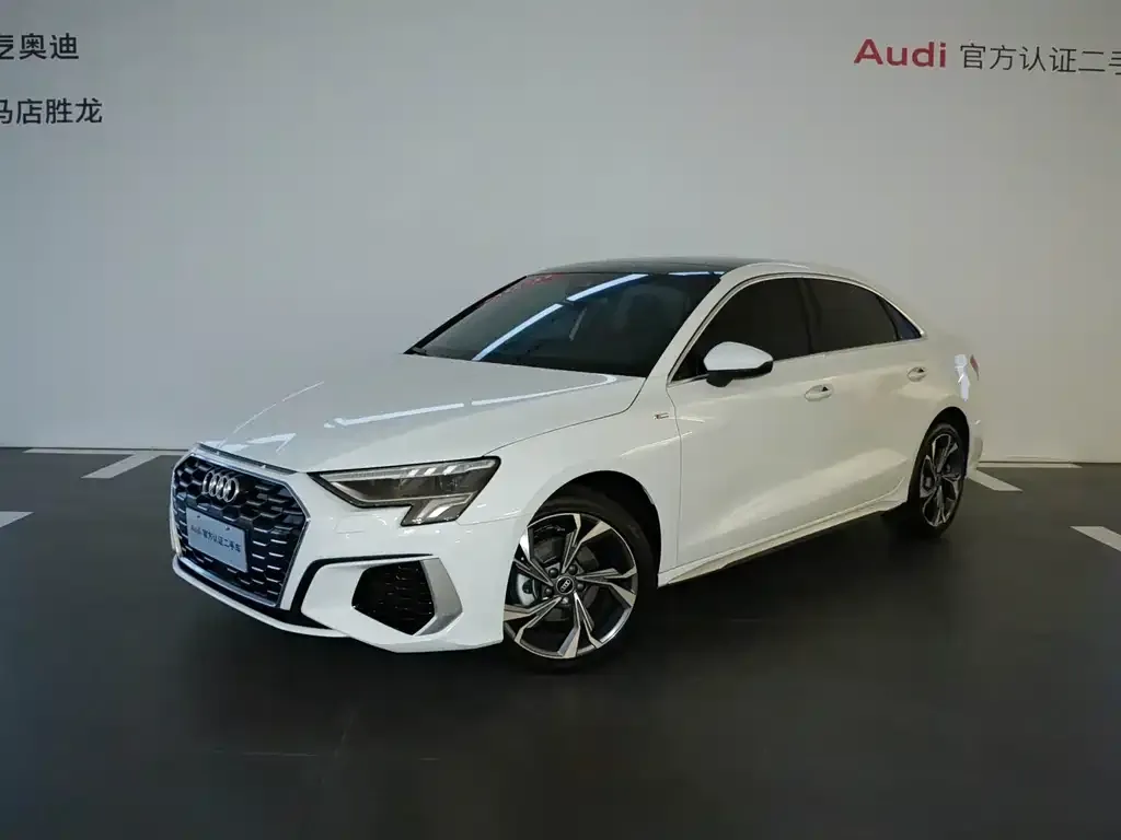 Audi A3 — фото 1