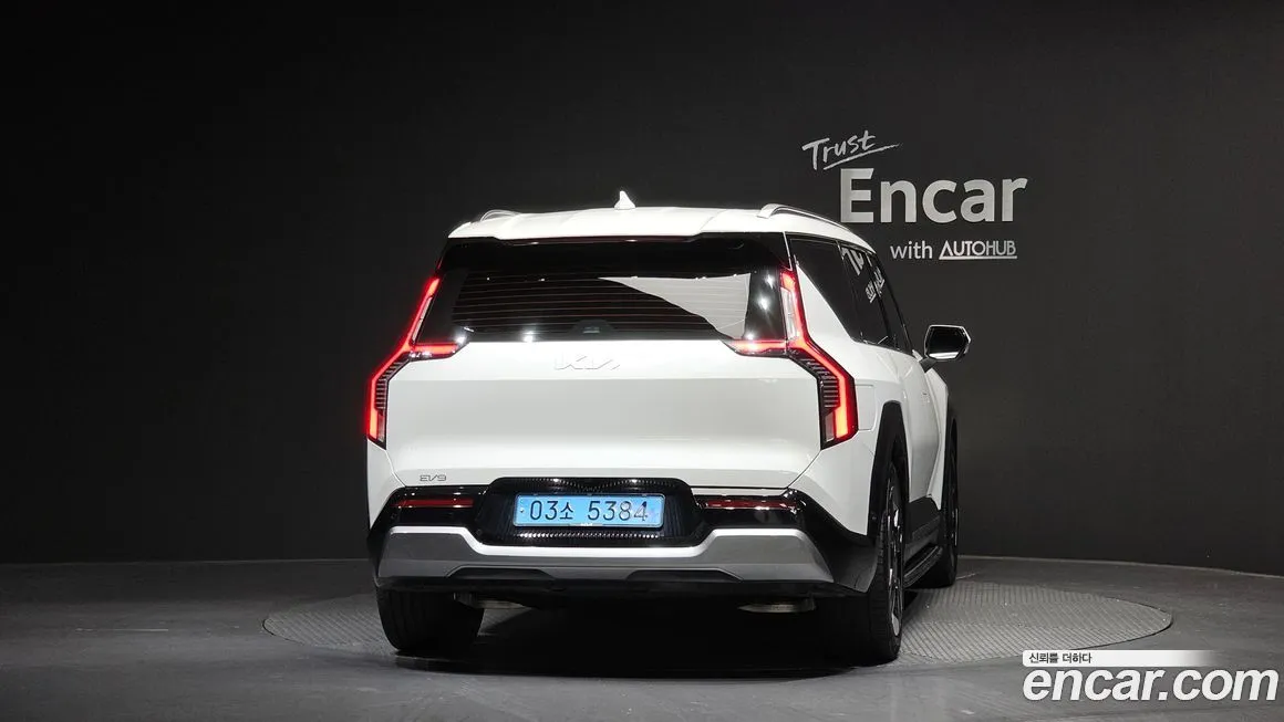 Kia EV9 — фото 2
