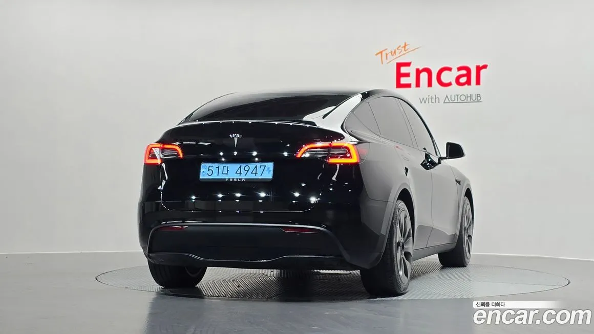 Tesla Model Y — фото 5