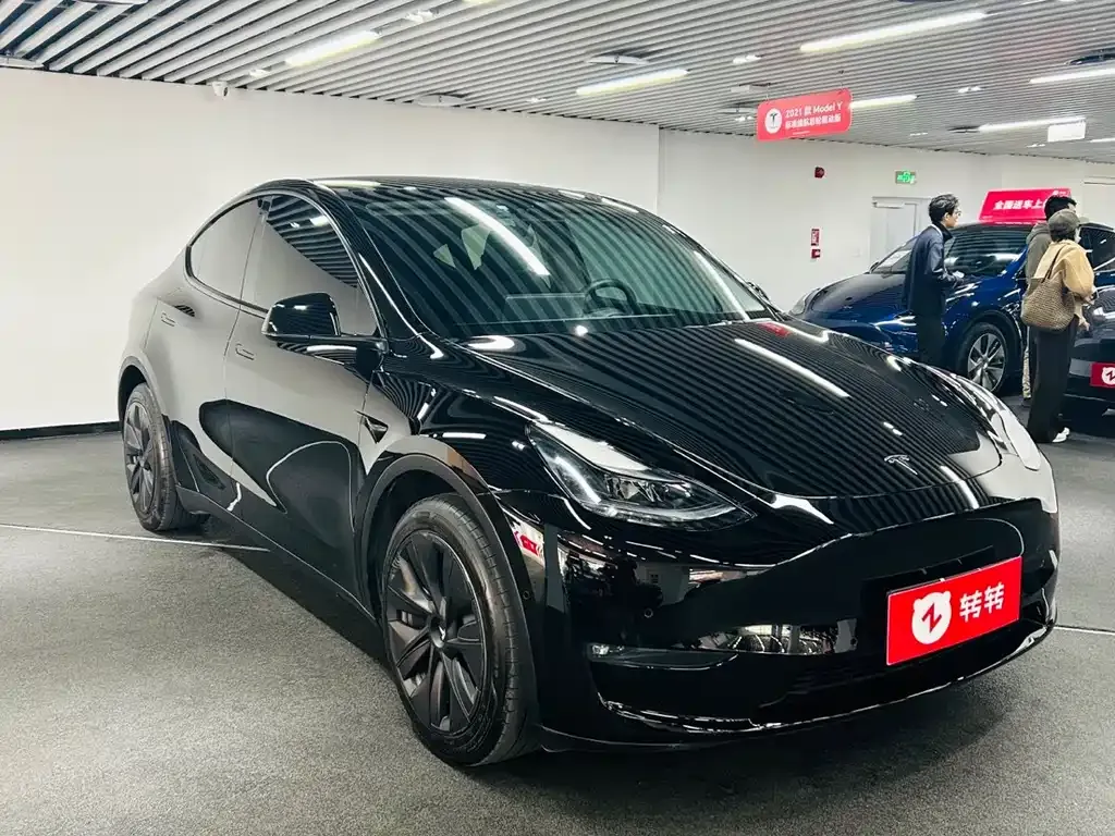 Tesla Model Y — фото 8