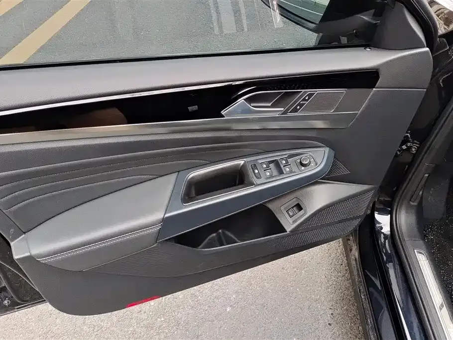 Volkswagen Passat — фото 10