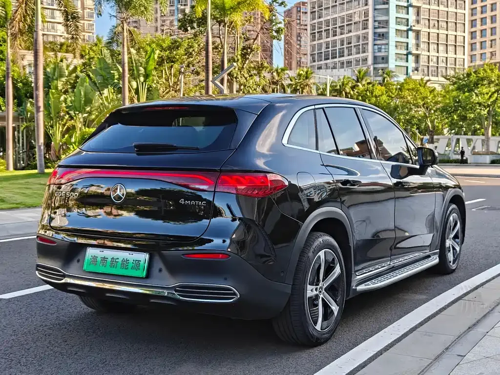 Mercedes-Benz EQE SUV — фото 4