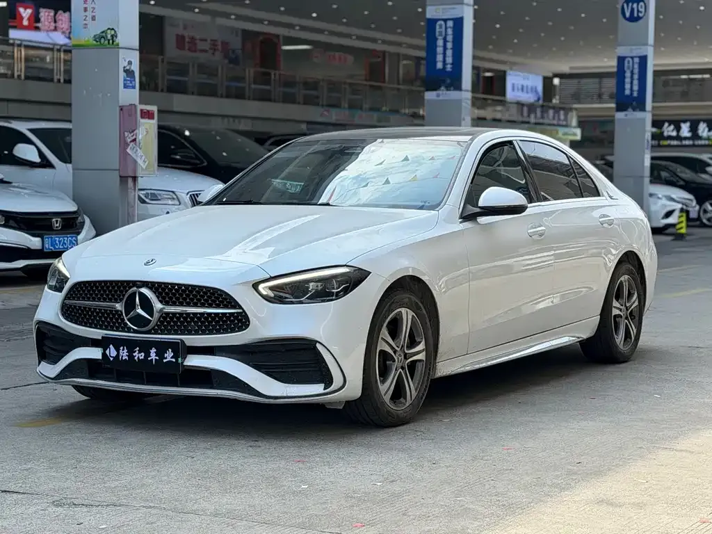 Mercedes-Benz C-Class — фото 1