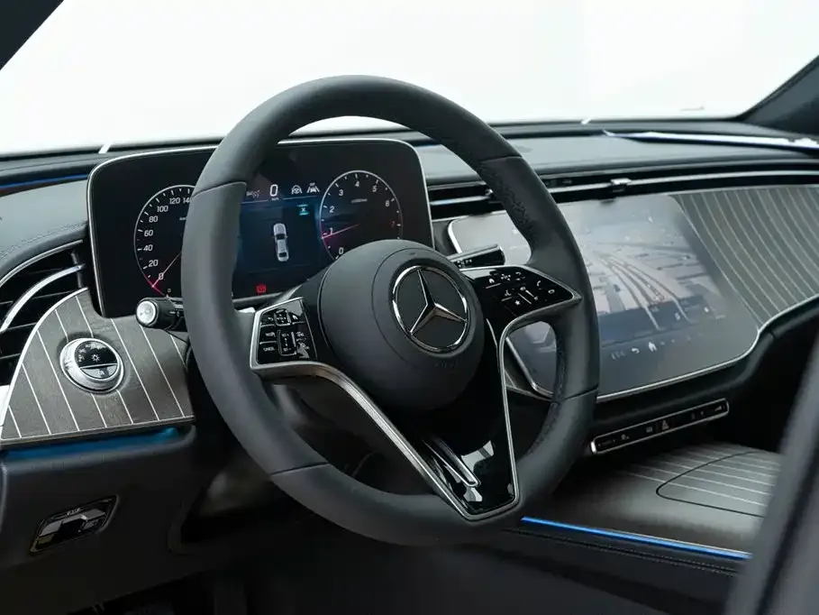 Mercedes-Benz E-Class — фото 6