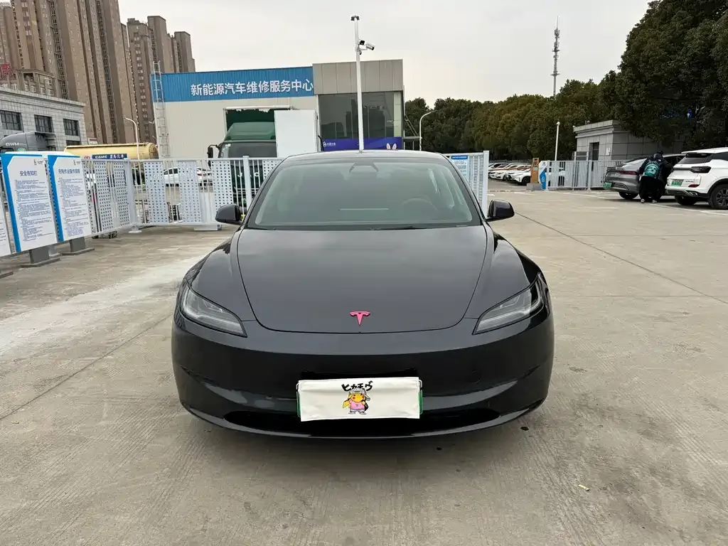 Tesla Model 3 — фото 7