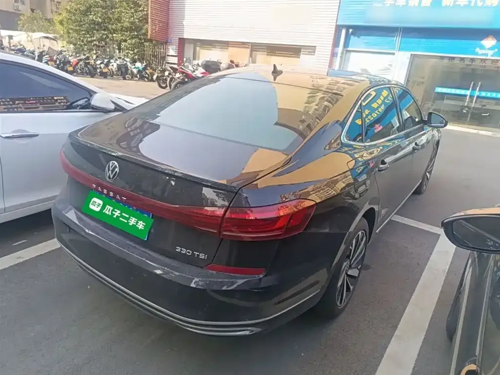 Volkswagen Passat — фото 10