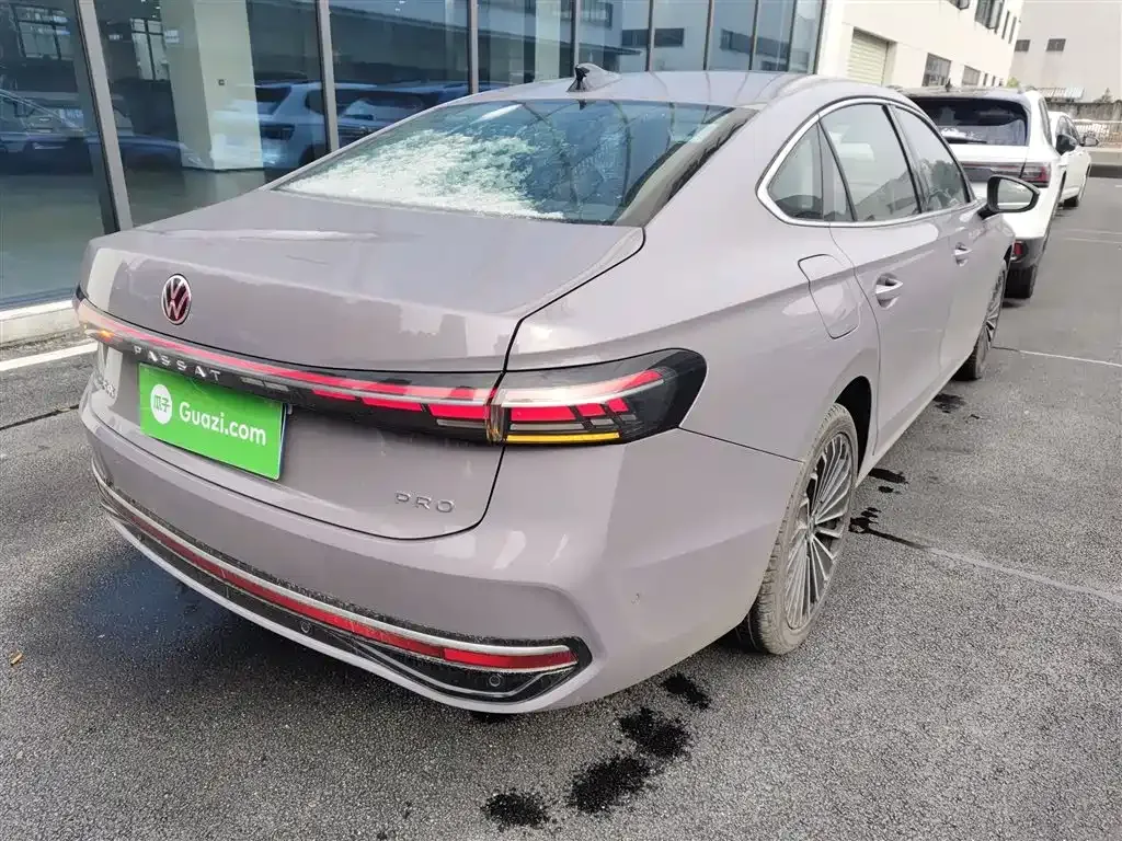 Volkswagen Passat — фото 10