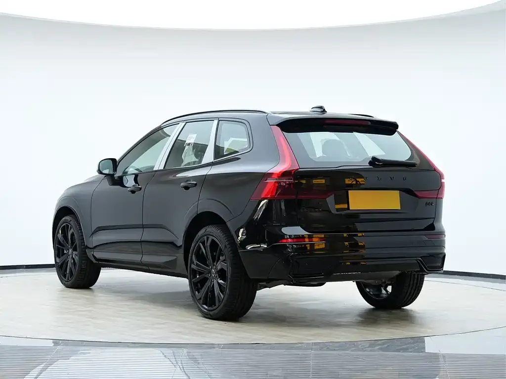 Volvo XC60 — фото 6