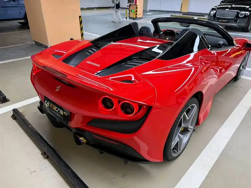 Ferrari F8 — фото 9
