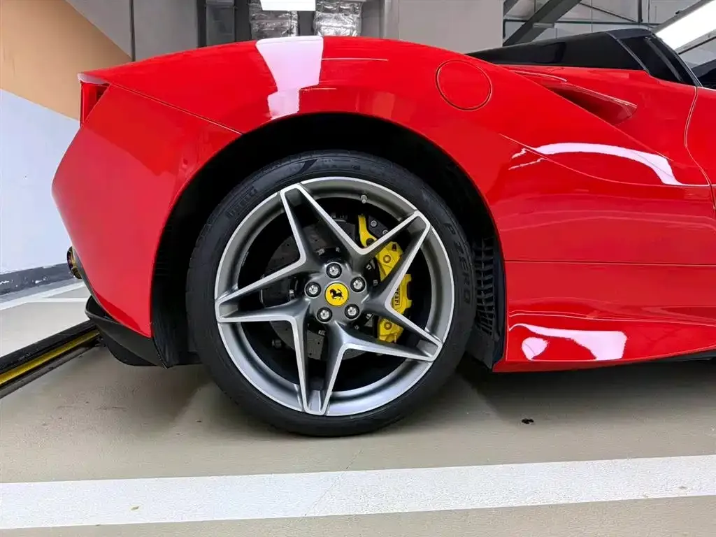 Ferrari F8 — фото 10
