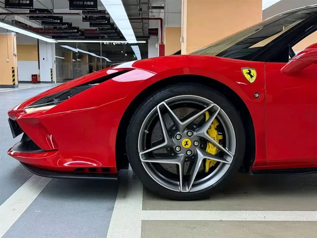 Ferrari F8 — фото 8