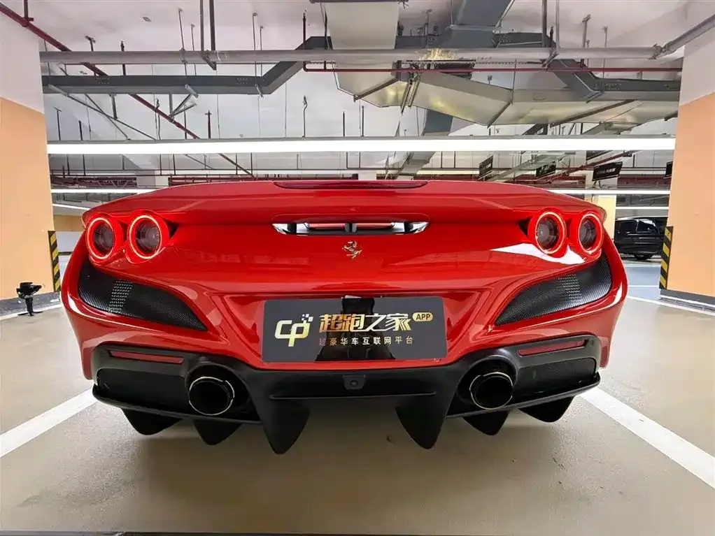 Ferrari F8 — фото 7
