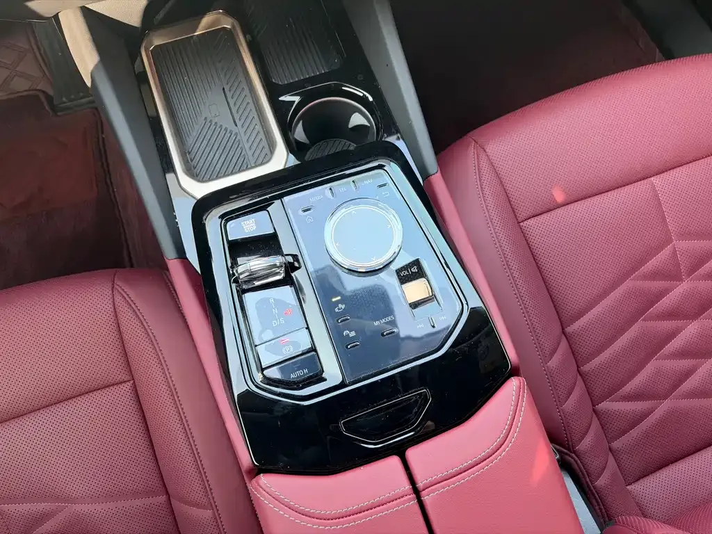 BMW 5 Series — фото 10