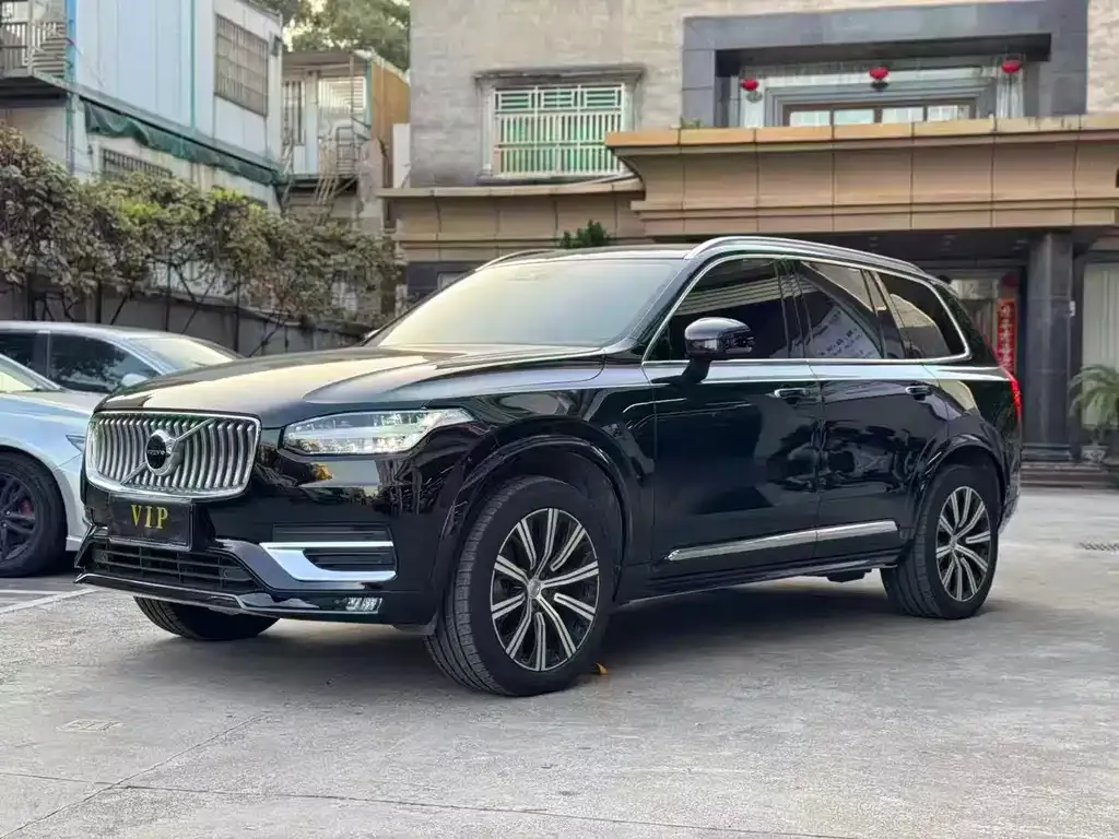 Volvo XC90 — фото 1