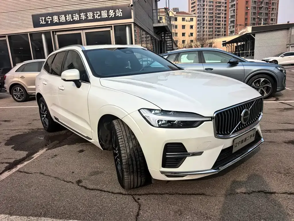 Volvo XC60 — фото 10