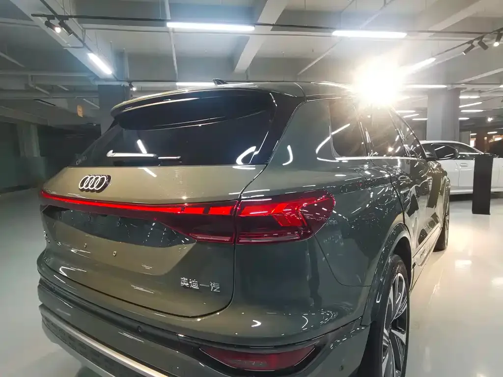 Audi Q6L e-tron — фото 8