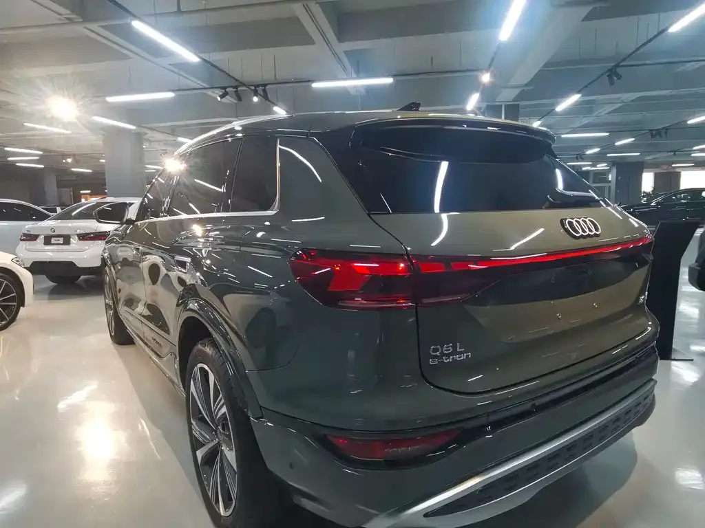 Audi Q6L e-tron — фото 5