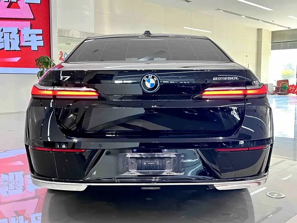 BMW i7 — фото 6