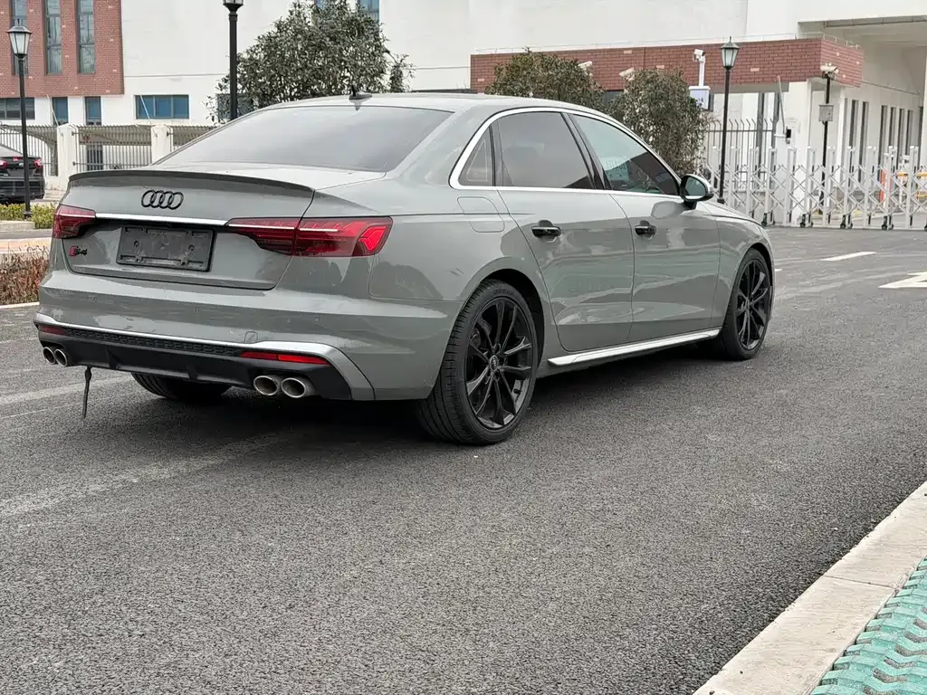 Audi S4 — фото 9