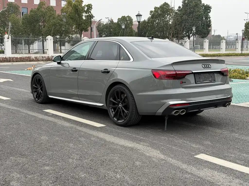 Audi S4 — фото 4