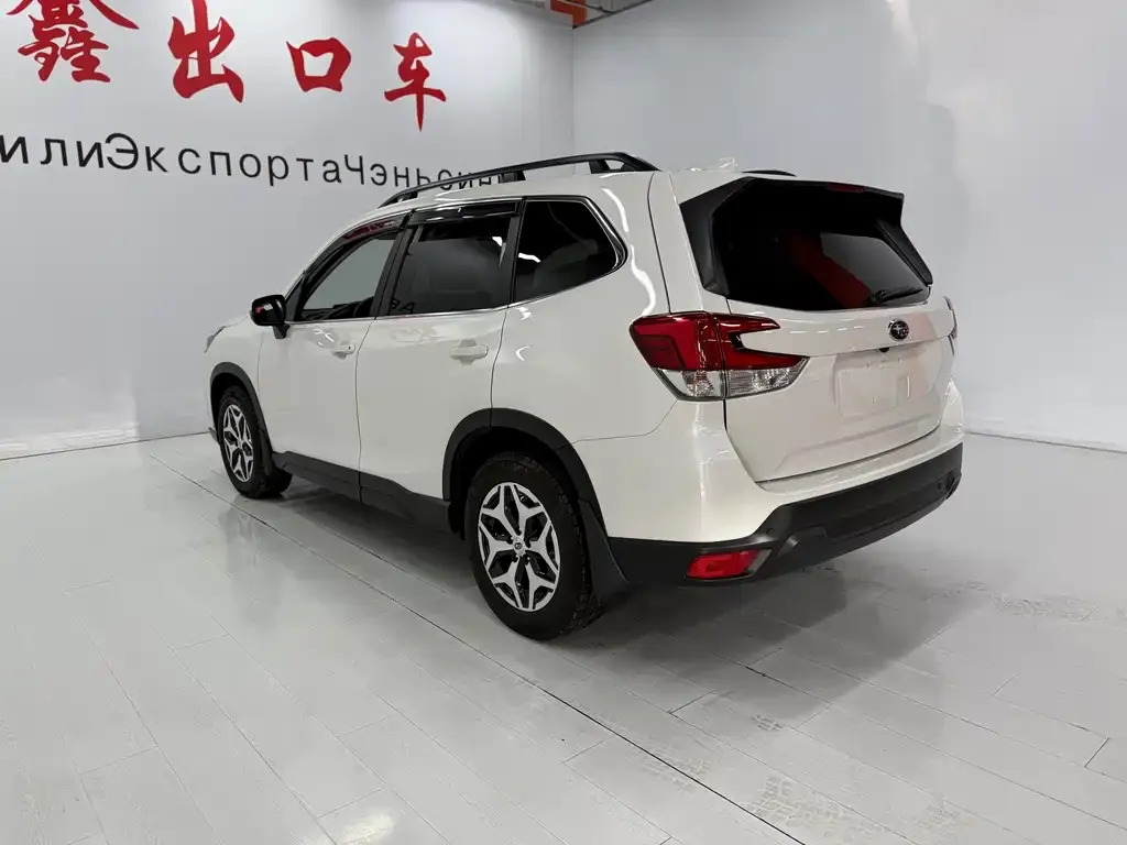 Subaru Forester — фото 4