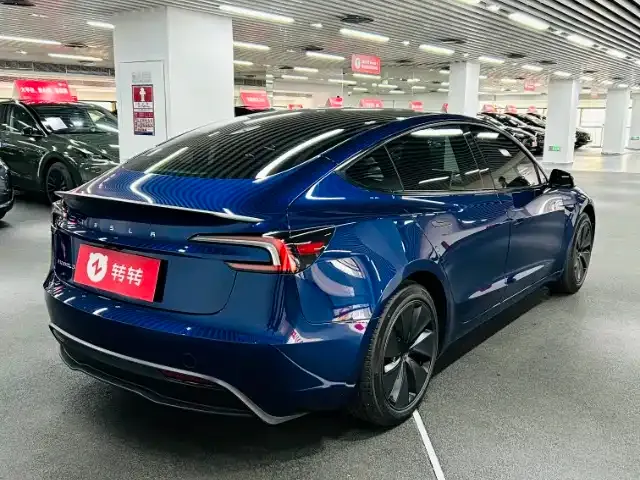 Tesla Model 3 — фото 3
