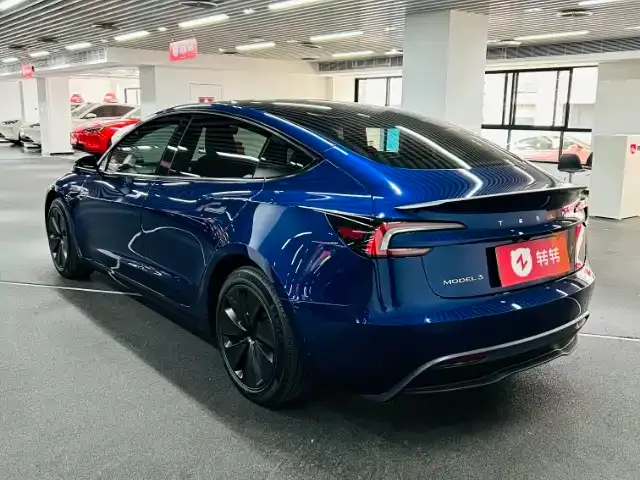 Tesla Model 3 — фото 9