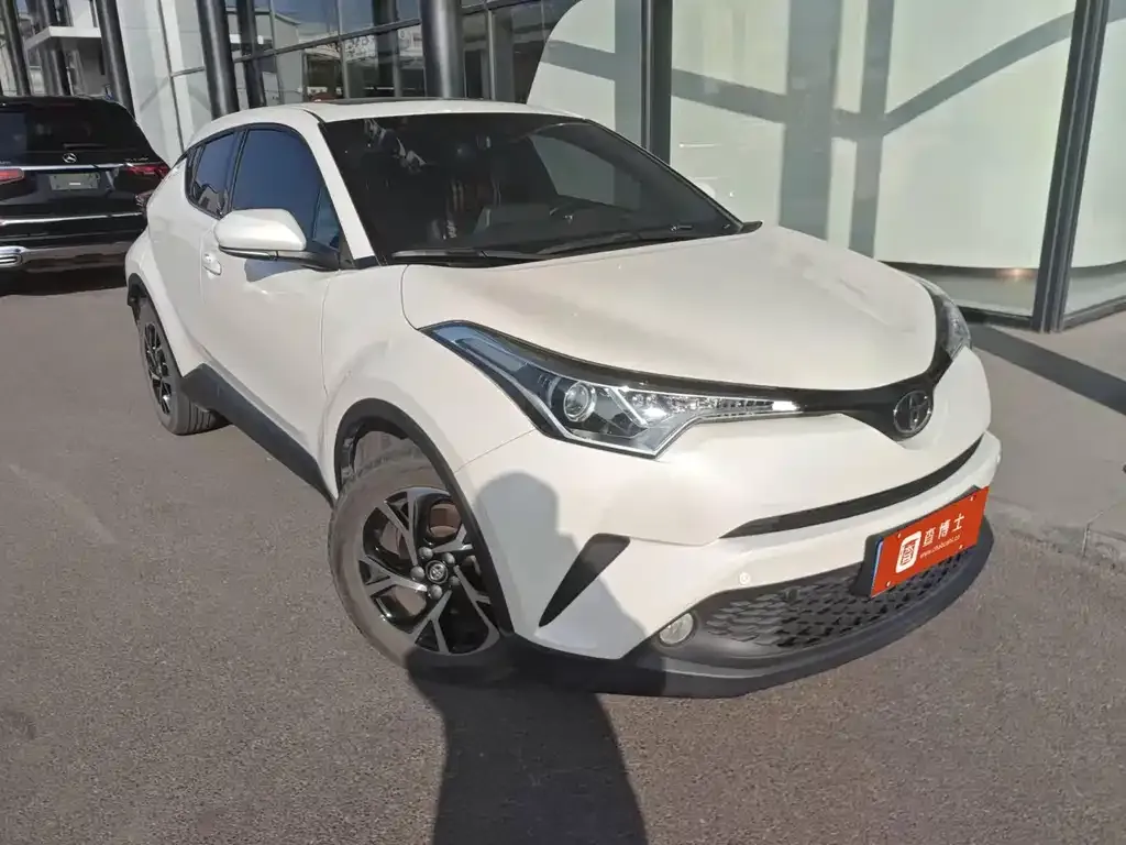 Toyota C-HR — фото 8