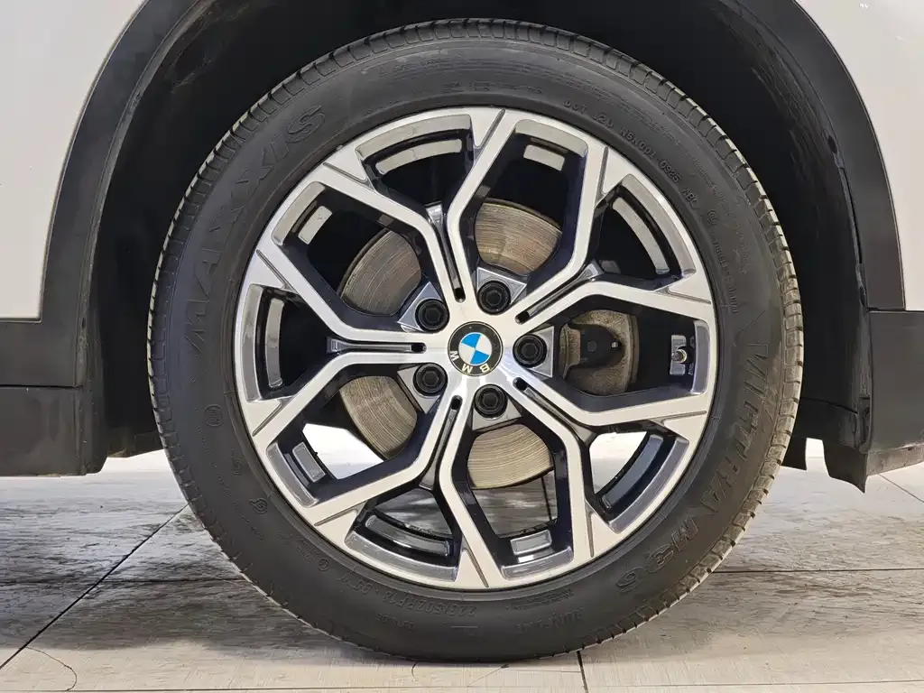 BMW X1 — фото 10