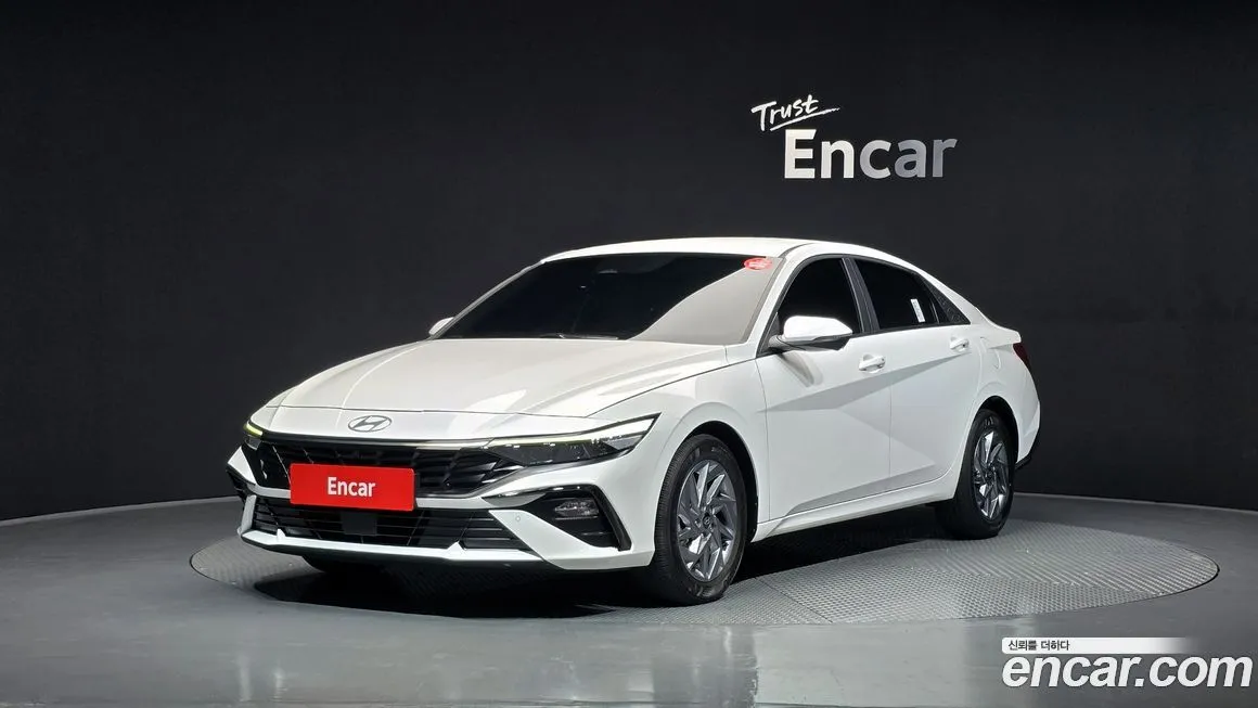 Hyundai AVANTE — фото 1