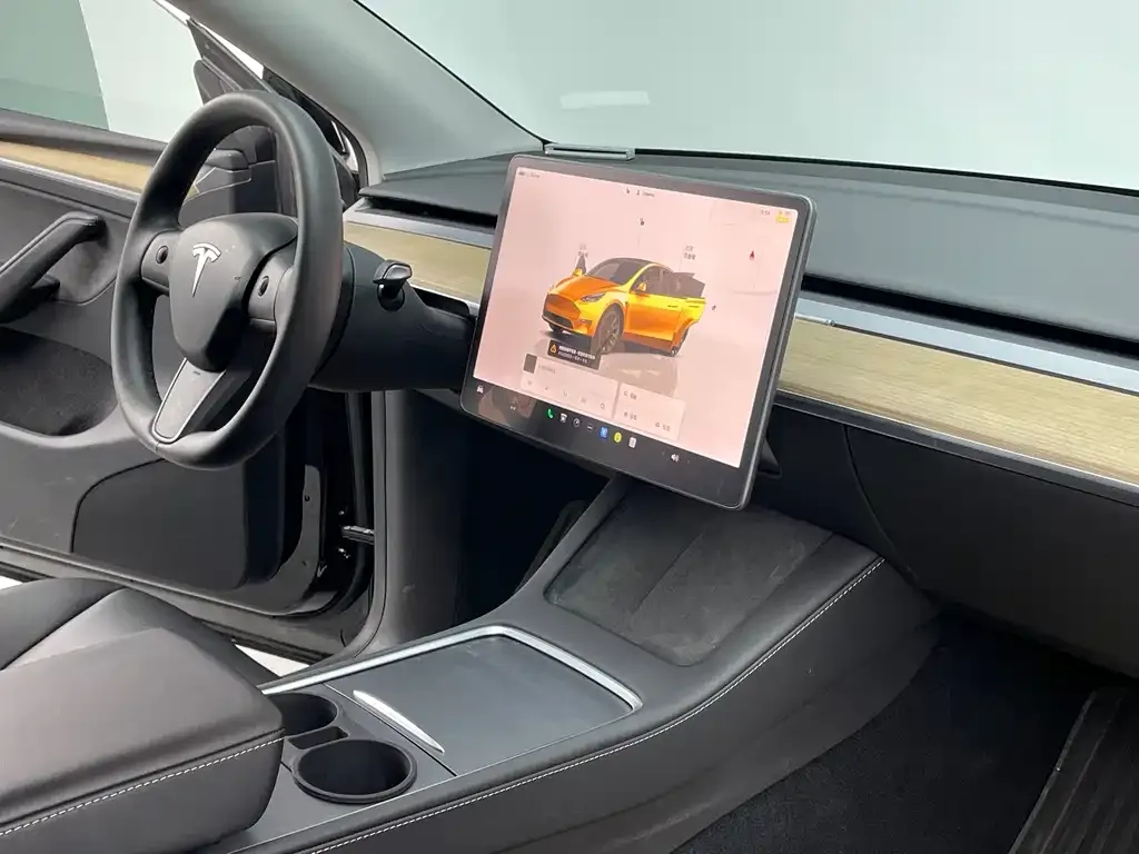 Tesla Model Y — фото 3