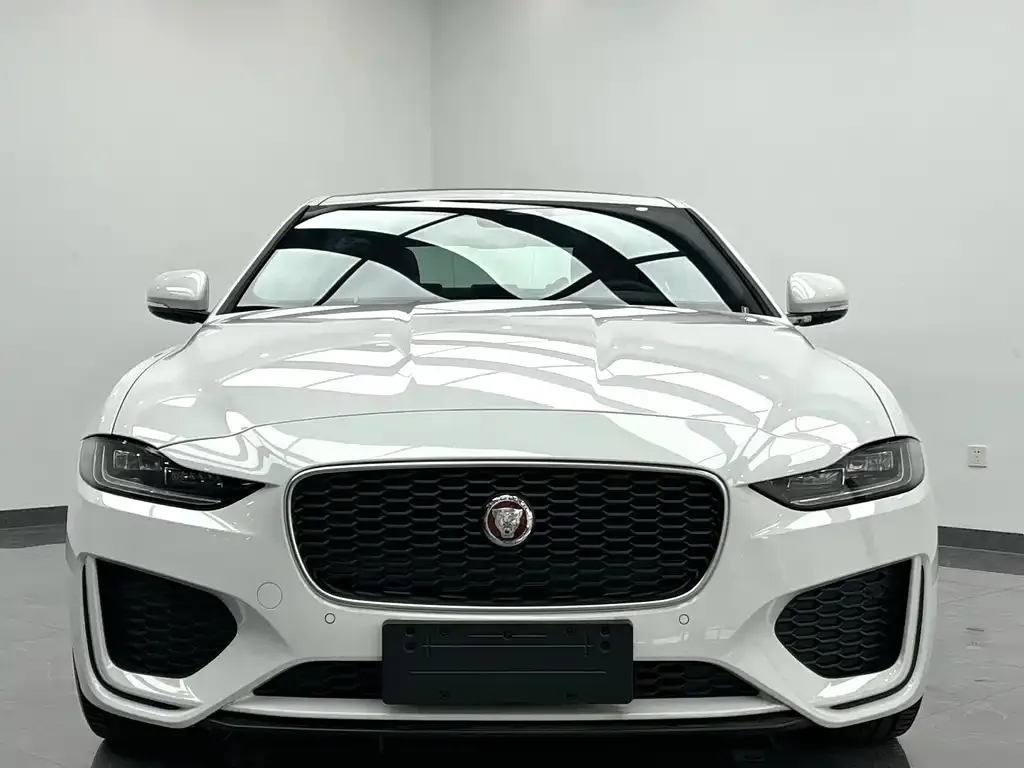 Jaguar XEL — фото 3