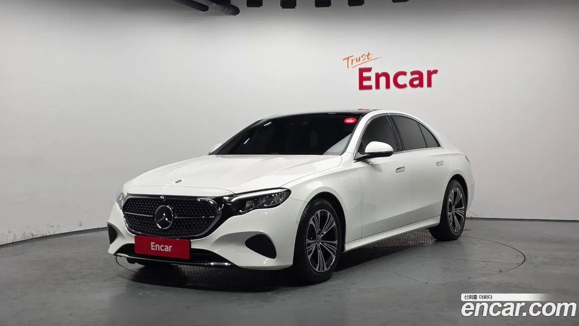 Mercedes-Benz E-Class — фото 1