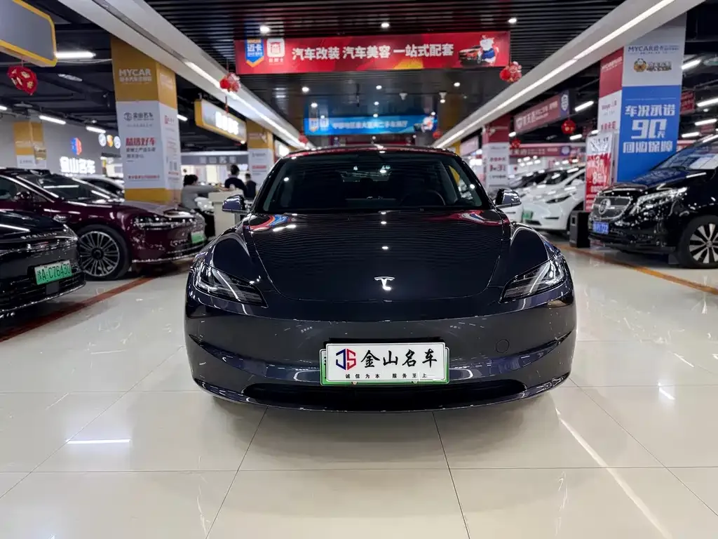 Tesla Model 3 — фото 8