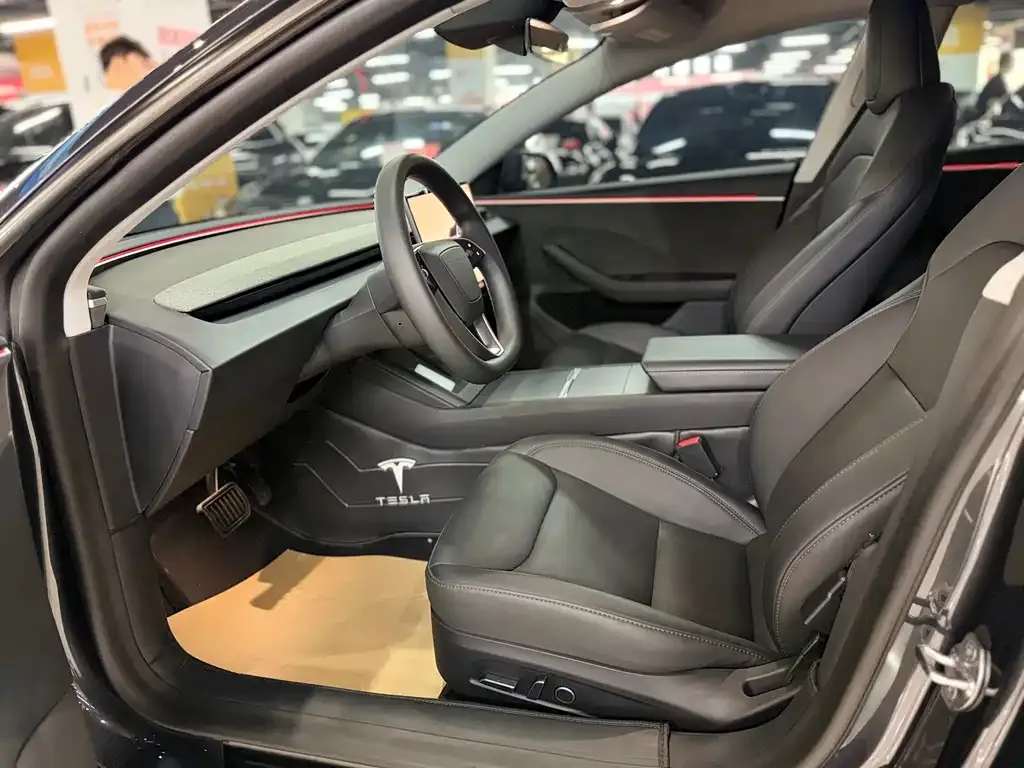 Tesla Model 3 — фото 10