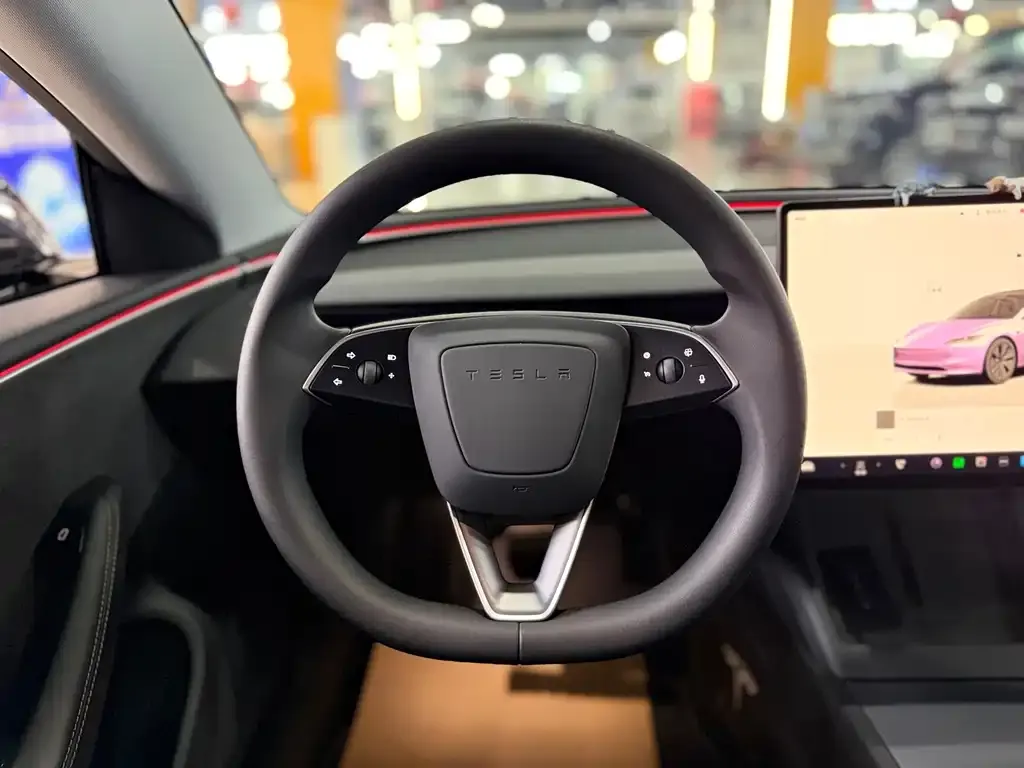 Tesla Model 3 — фото 3