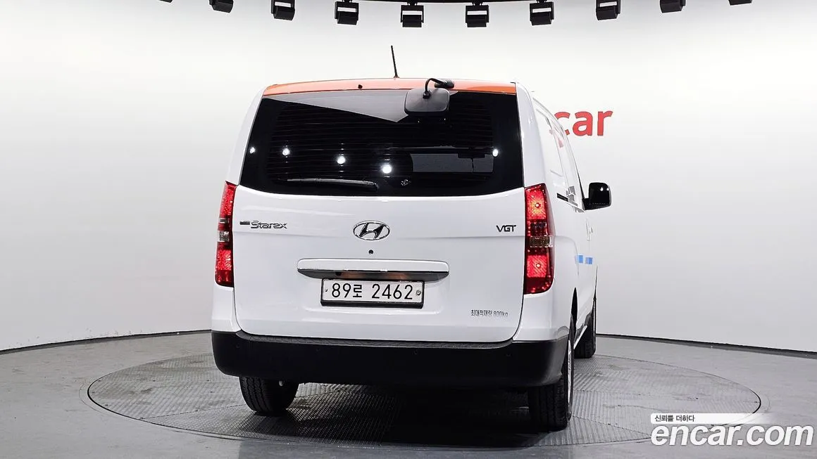 Hyundai Starex — фото 3