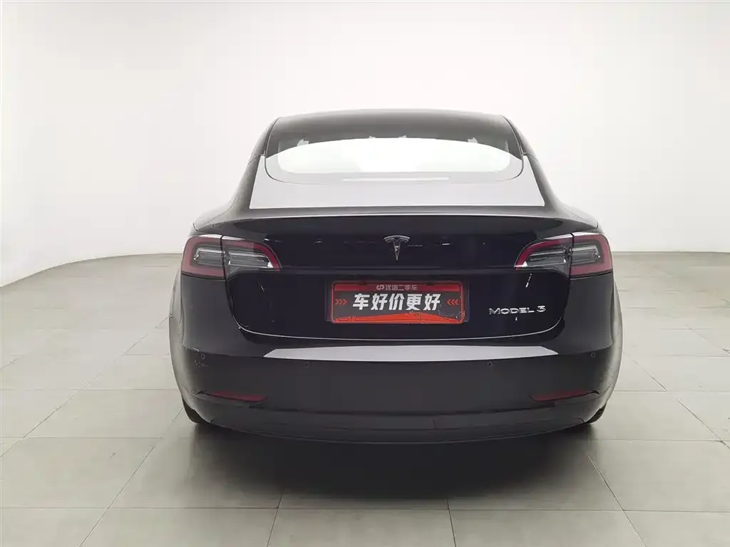 Tesla Model 3 — фото 5