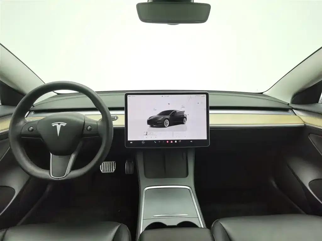 Tesla Model 3 — фото 7