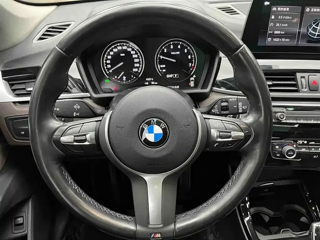 BMW X1 — фото 9