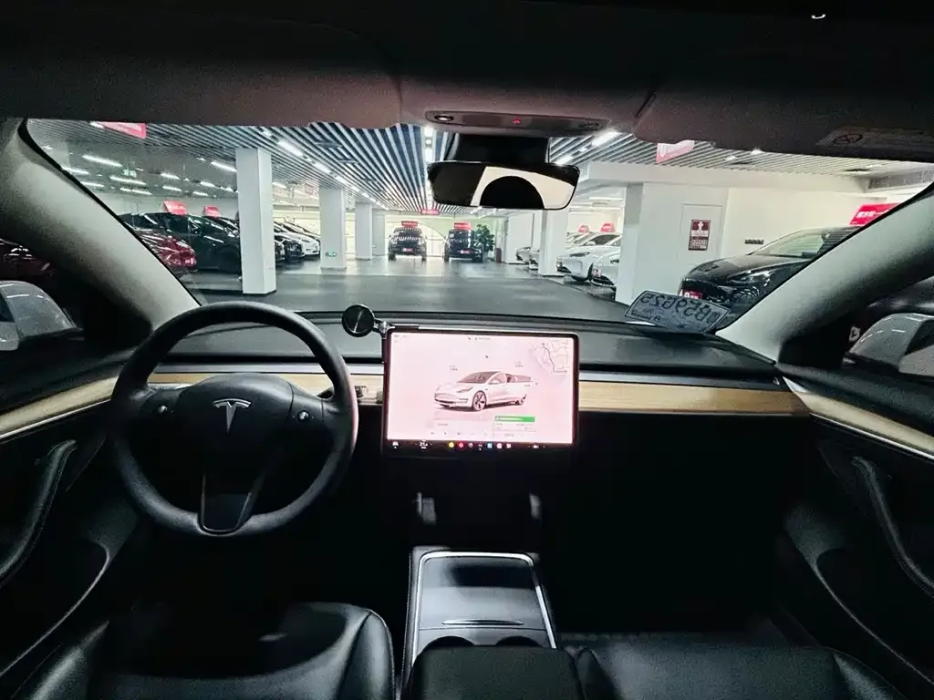 Tesla Model 3 — фото 4