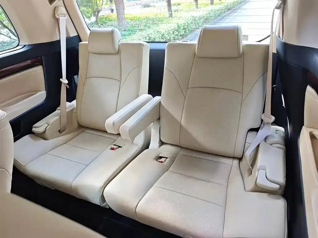Toyota Alphard — фото 2