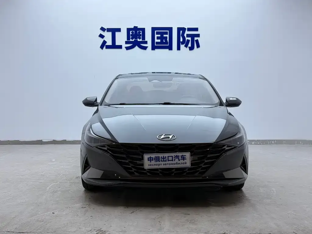 Hyundai Elantra — фото 2