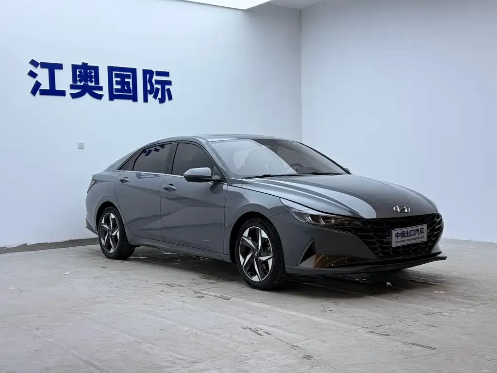 Hyundai Elantra — фото 3