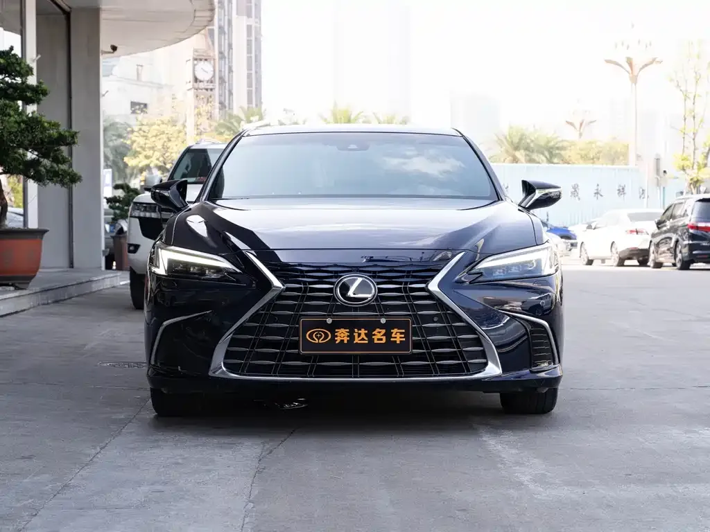 Lexus ES — фото 10