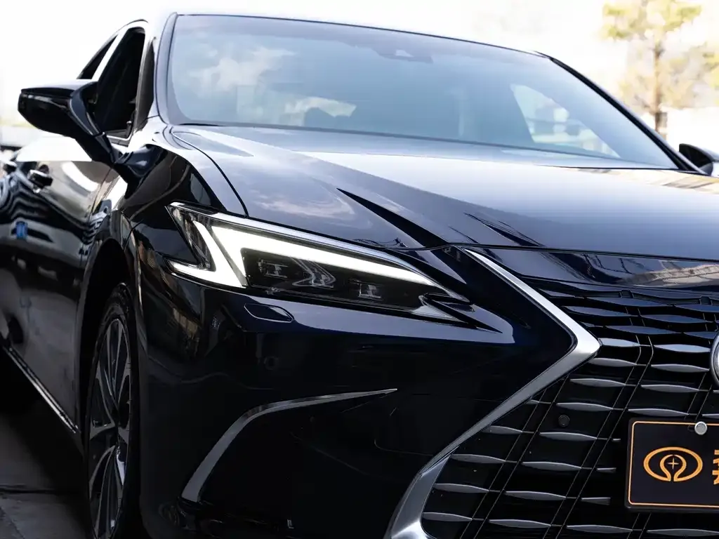 Lexus ES — фото 6