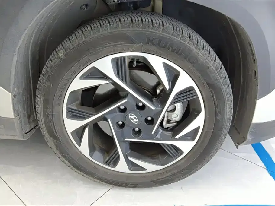Hyundai Custo — фото 10