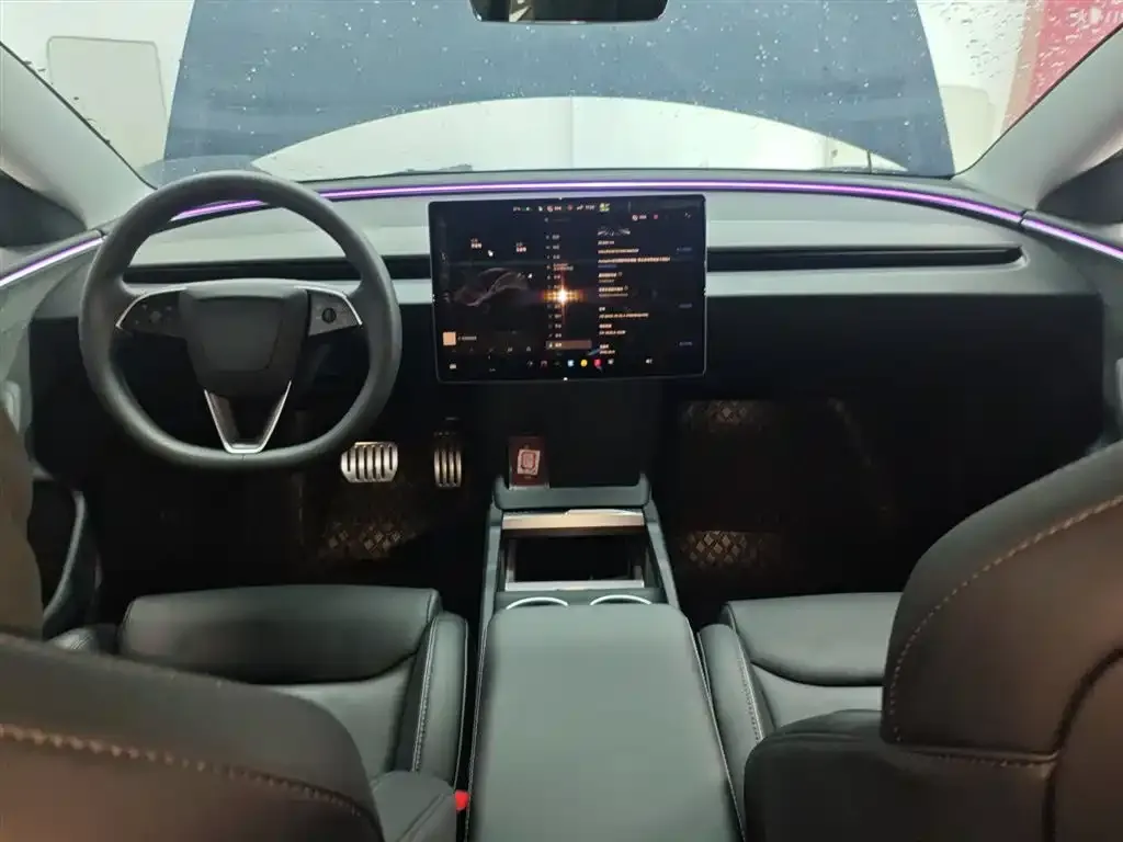 Tesla Model 3 — фото 4