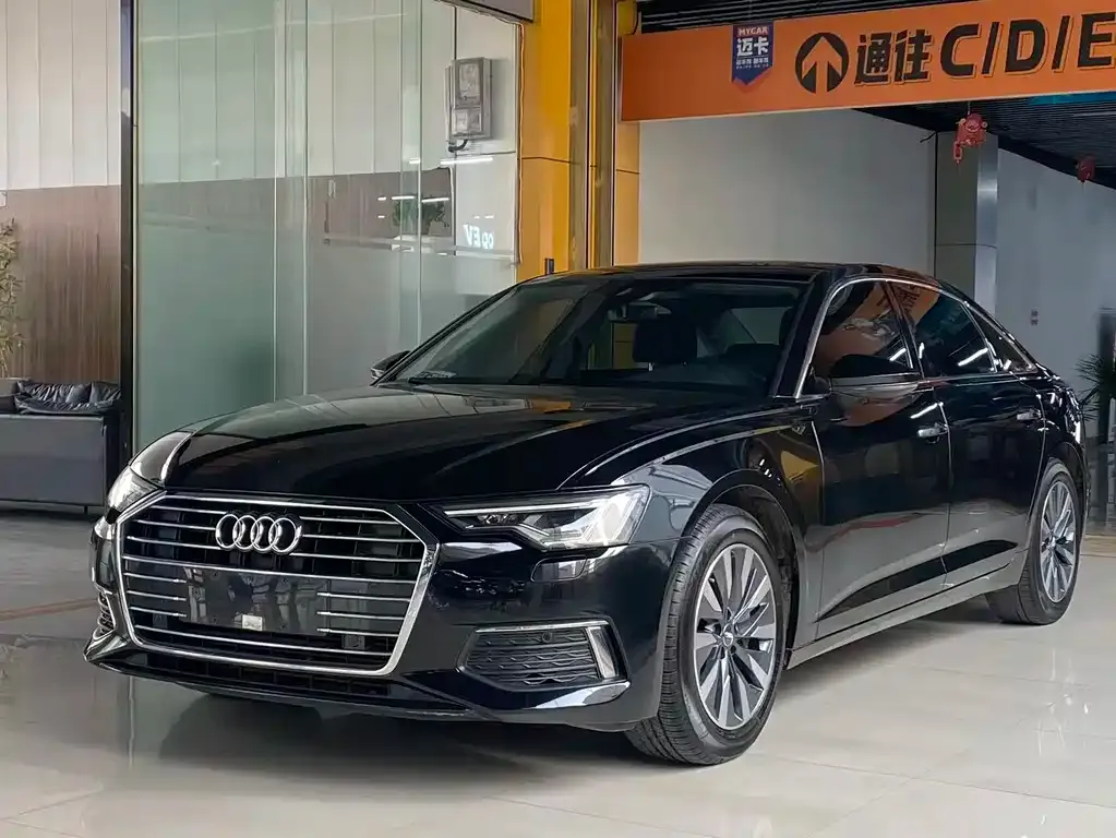 Audi A6L — фото 1