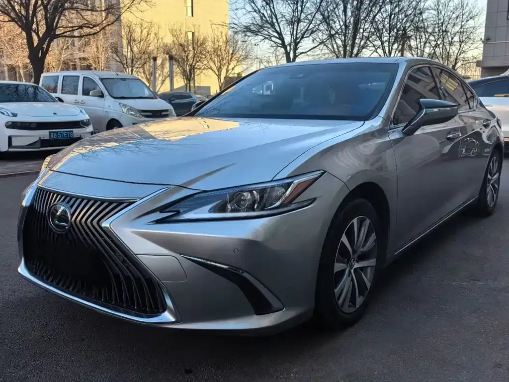 Lexus ES — фото 7